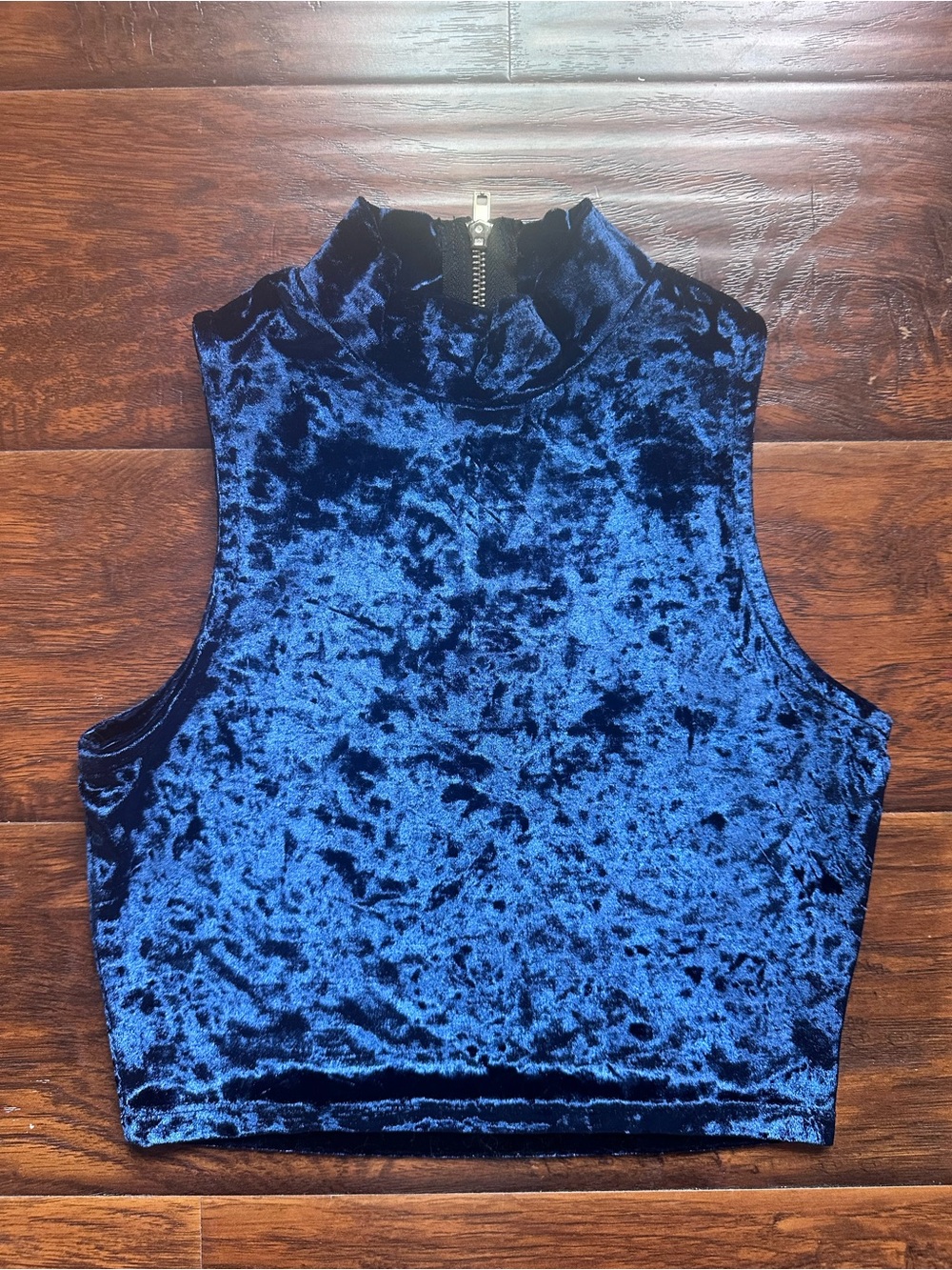 Sleeveless Crushed Velvet High-Neck Crop Top - Blue